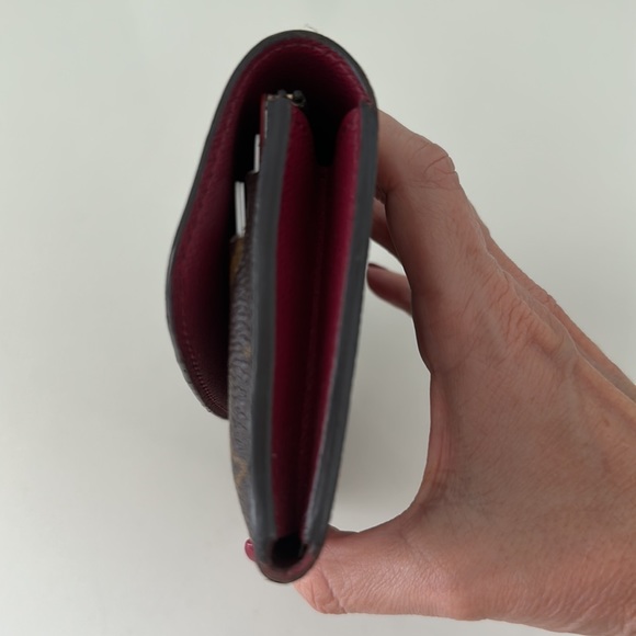 Louis Vuitton Wallet - Picture 3 of 9